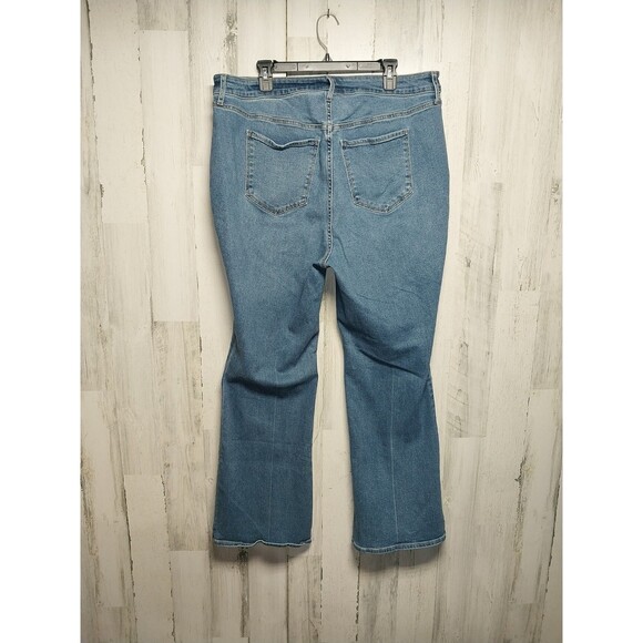 Old Navy Higher High-Rise Flare Jeans Size 20 - Picture 5 of 7